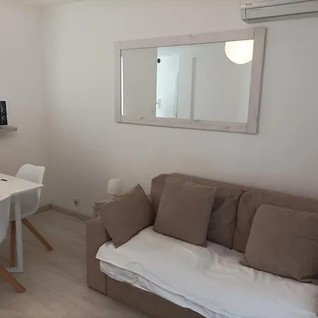 Agreable Proche - Linge De Lit Et Toilettes En Option Apartment