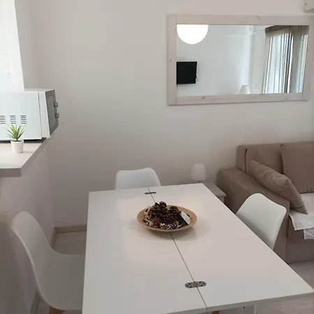 Agreable Proche - Linge De Lit Et Toilettes En Option Apartment *