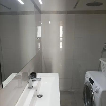 Agreable Proche - Linge De Lit Et Toilettes En Option *