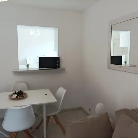 Agreable Proche - Linge De Lit Et Toilettes En Option * La Grande Motte