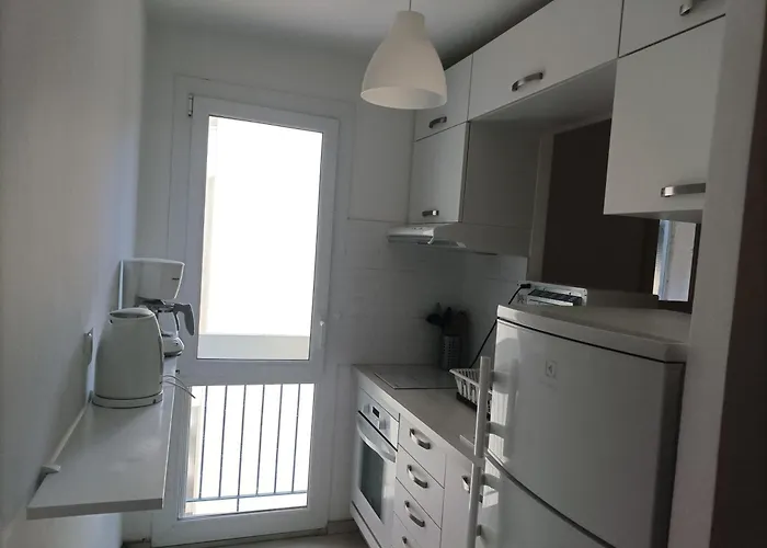 Διαμέρισμα Agreable Proche - Linge De Lit Et Toilettes En Option Λα Γκραντ-Μοτ