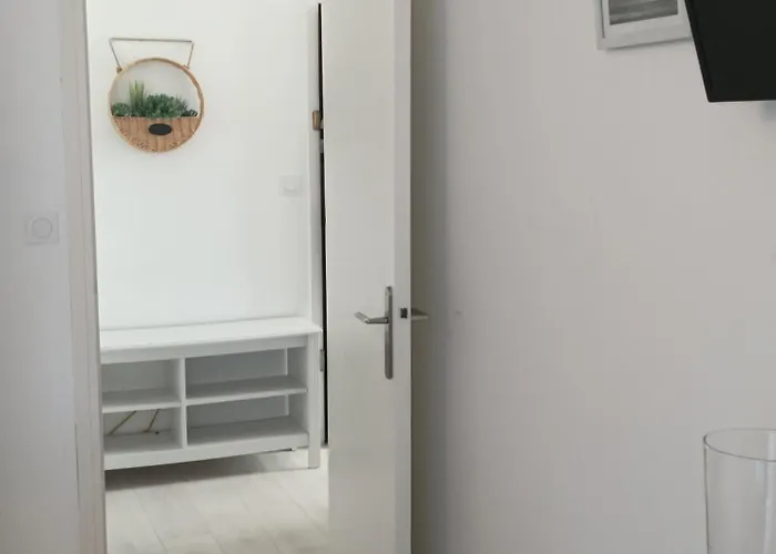 Agreable Proche - Linge De Lit Et Toilettes En Option Διαμέρισμα Λα Γκραντ-Μοτ